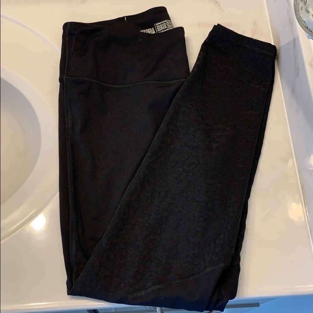 Victoria’s Secret Knockout legging size large